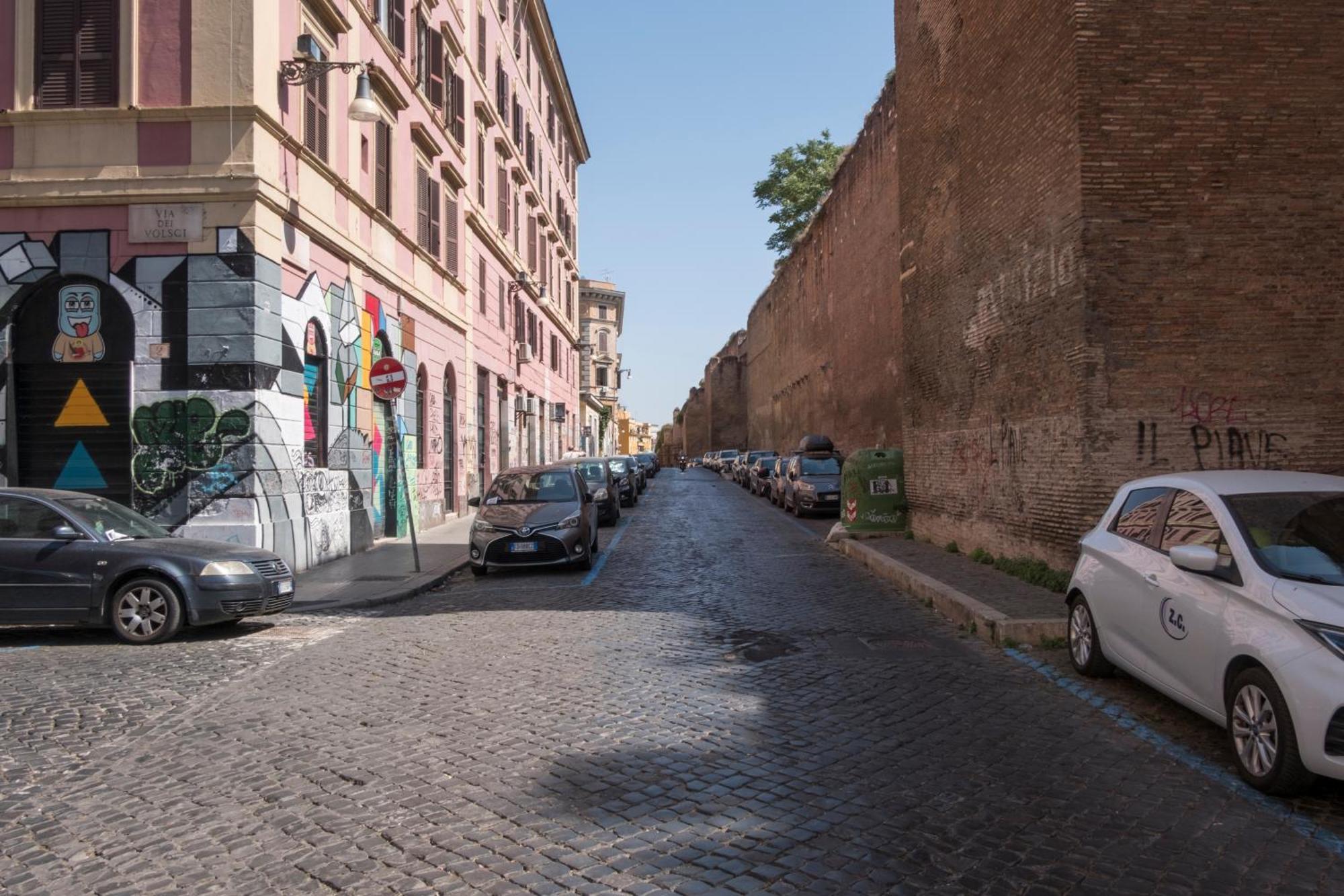 Half Palace, Relaxing Apartment In Rome San Lorenzo Екстер'єр фото