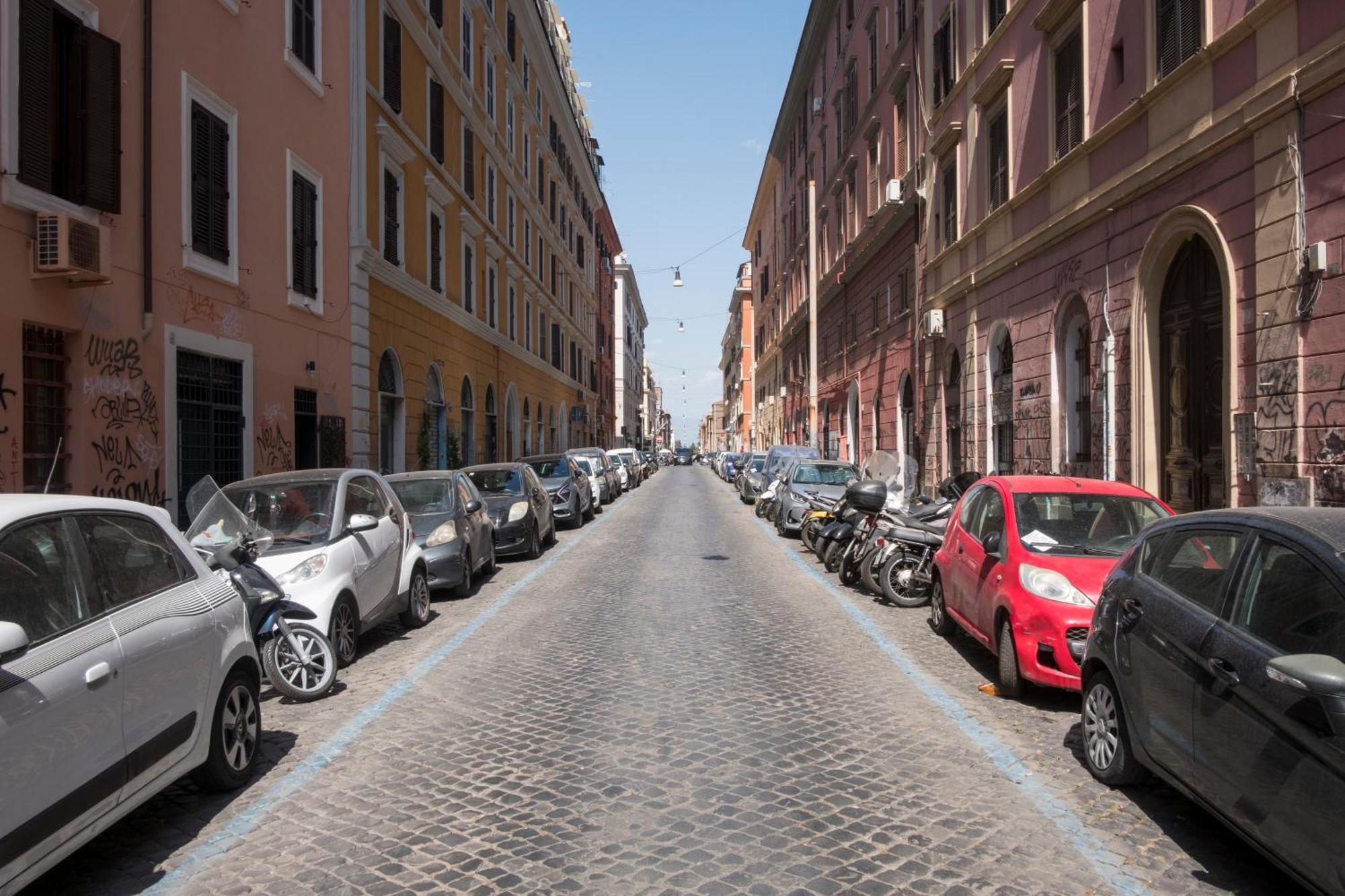 Half Palace, Relaxing Apartment In Rome San Lorenzo Екстер'єр фото