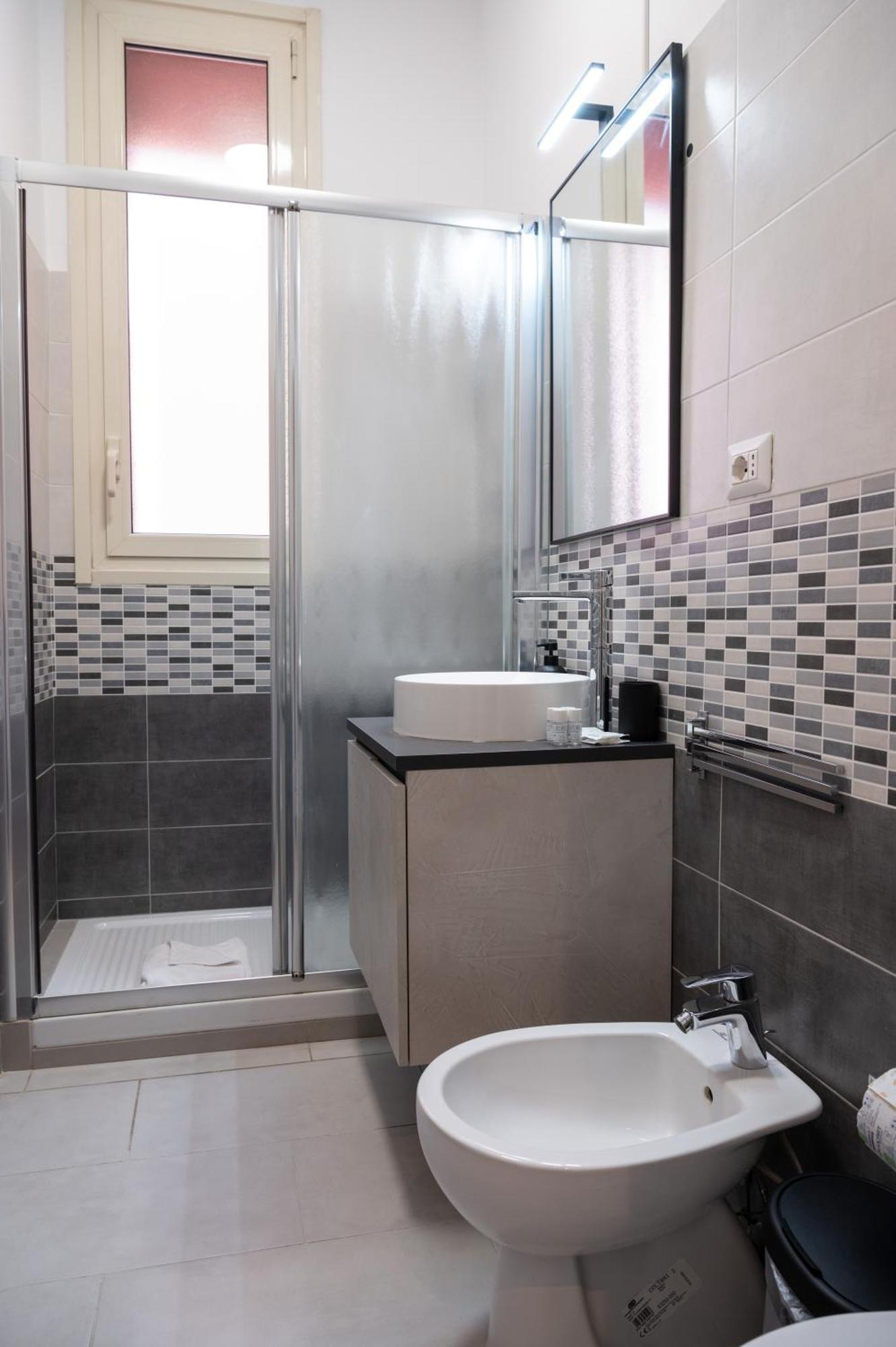 Half Palace, Relaxing Apartment In Rome San Lorenzo Екстер'єр фото