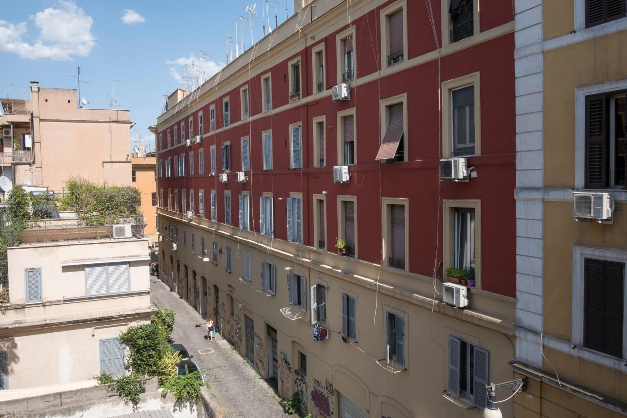 Half Palace, Relaxing Apartment In Rome San Lorenzo Екстер'єр фото